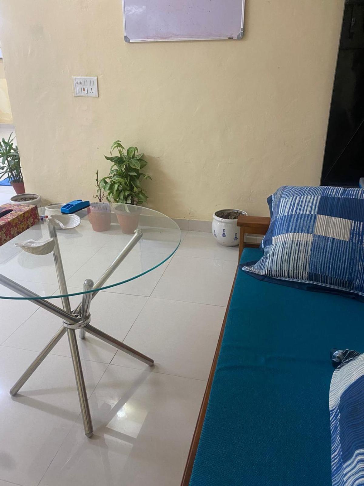 Apartment Ideal In Posh Vasant Vihar Big 1110 Sq Ft *