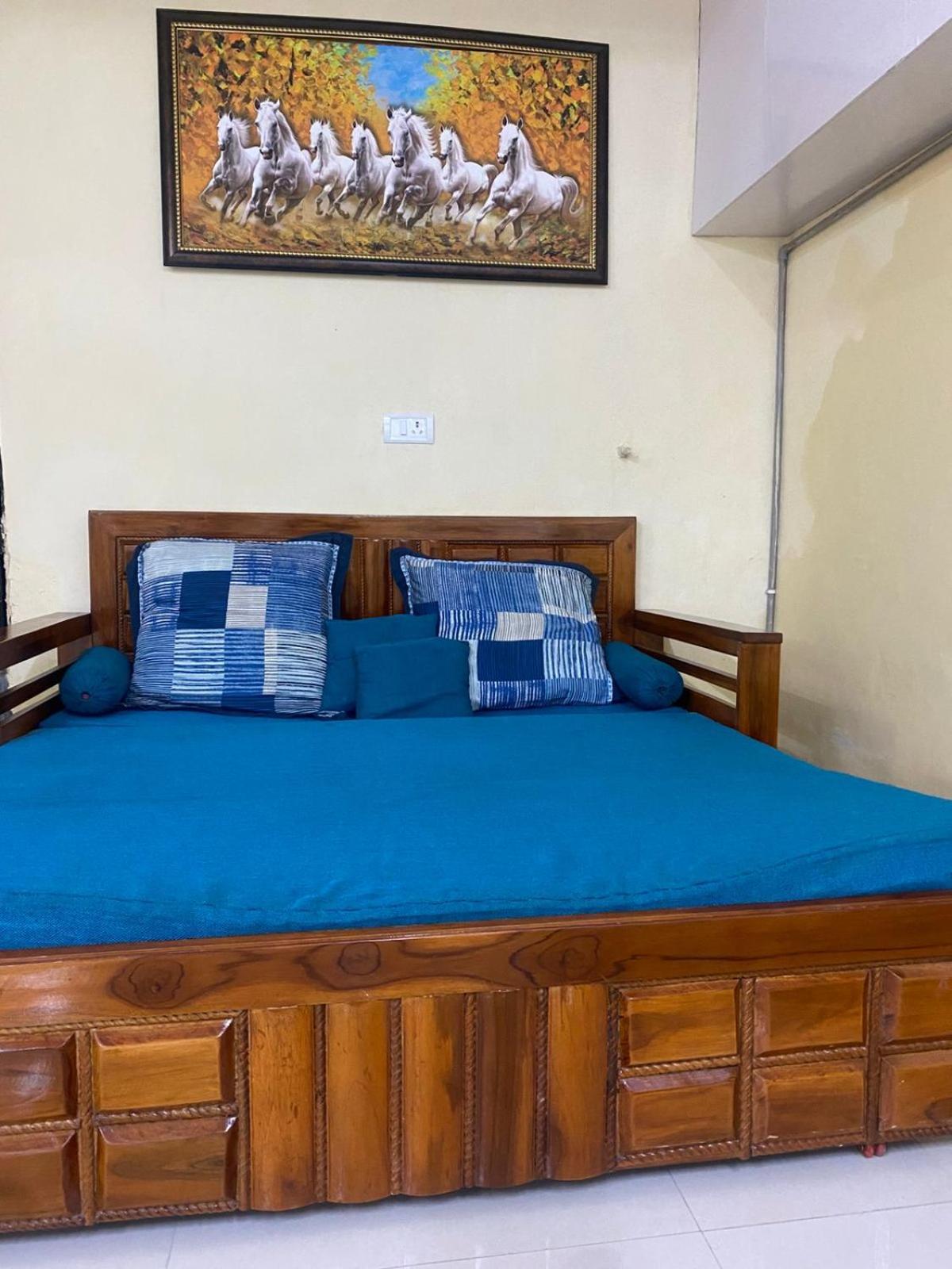 Ideal In Posh Vasant Vihar Big 1110 Sq Ft Apartment New Delhi